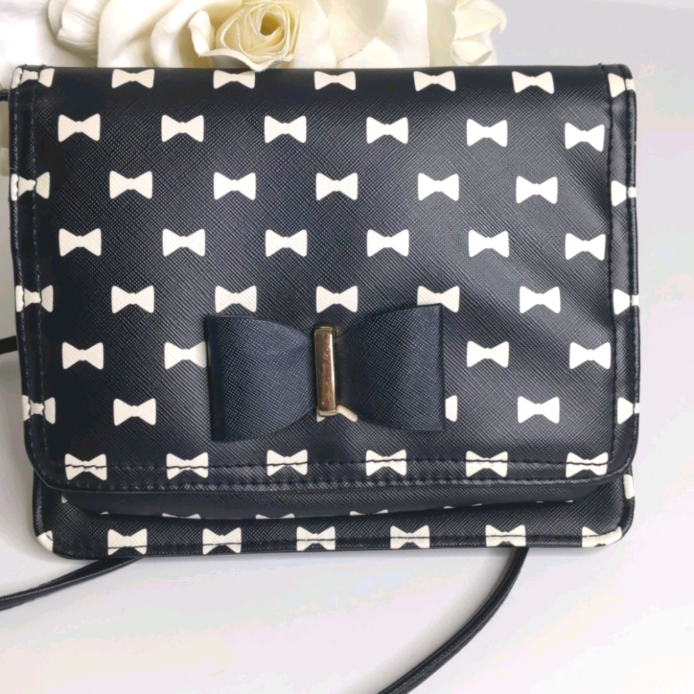 Crossbody Purse with BOW  Black and White